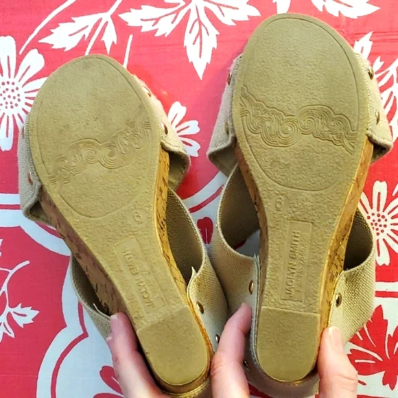 3/$15 Jaclyn Smith sz 6 faux cork wedges - Picture 8 of 8